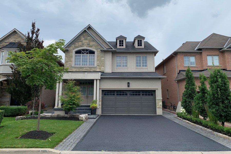 Premium driveway with stone borders